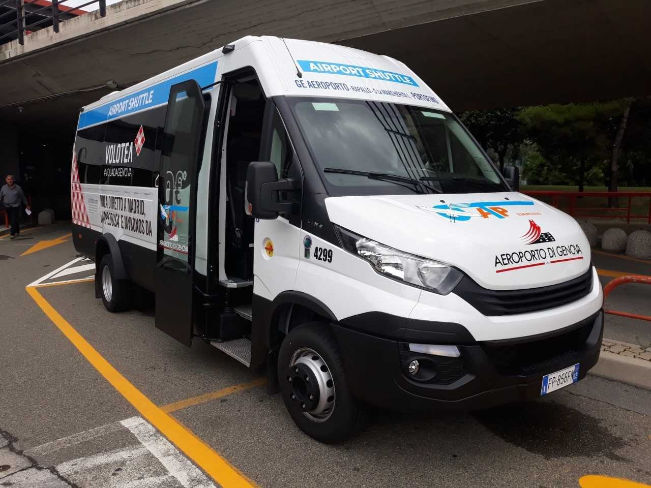 Shuttle bus, il collegamento tra Tigullio e aeroporto promosso da Booking