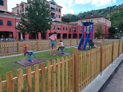 Nuovi giochi in piazza Aldo Moro a Casarza Ligure