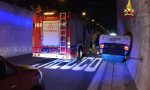 Incidente stradale sull'A12, auto si capotta in galleria