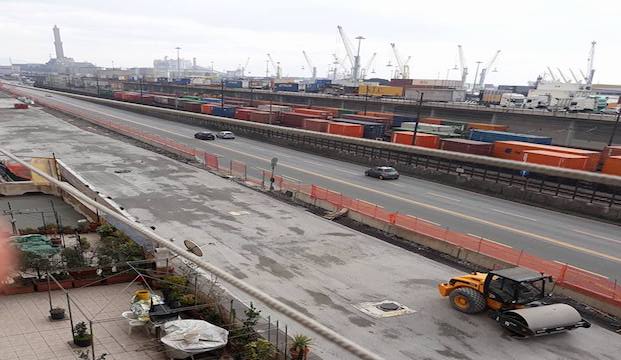 Crollo del ponte: “Quelle sei corsie di Lungomare Canepa costruite in tutta fretta”