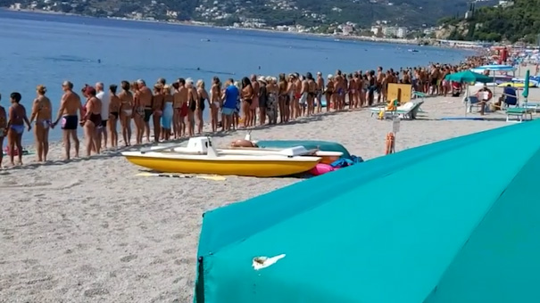 Funerali di Stato, anche nelle spiagge un minuto di silenzio