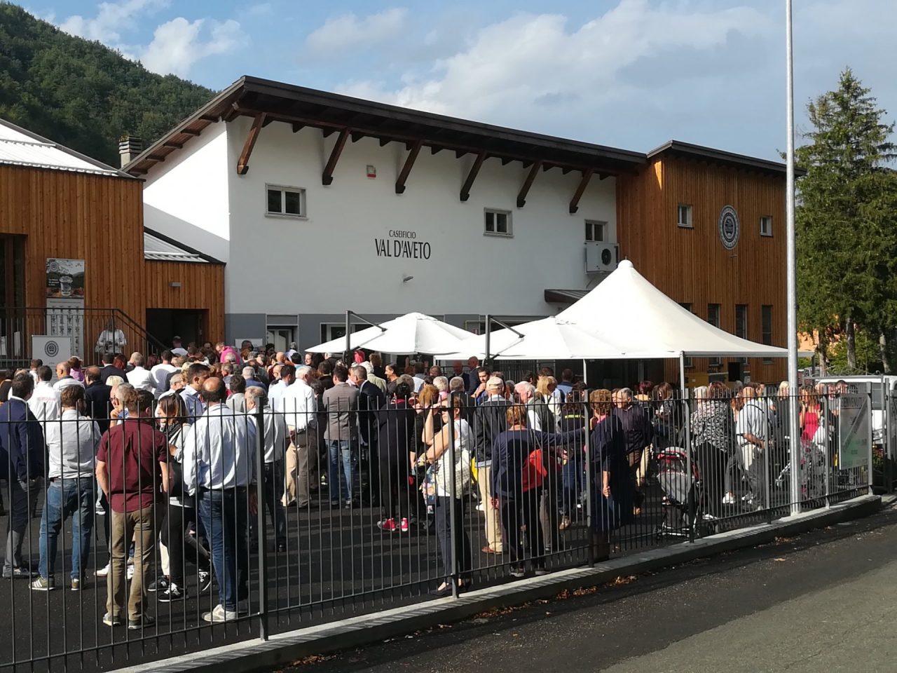 Rezzoaglio in festa per l’inaugurazione della Casa dello yogurt