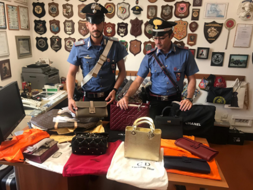 Borse contraffatte, denunciato pregiudicato
