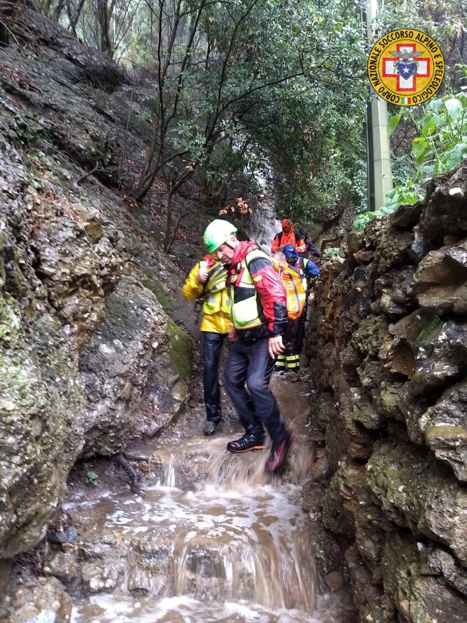 Cade sul monte di Portofino, i soccorsi