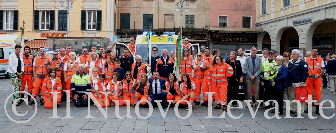 Grande festa per i nuovi mezzi della Croce Verde