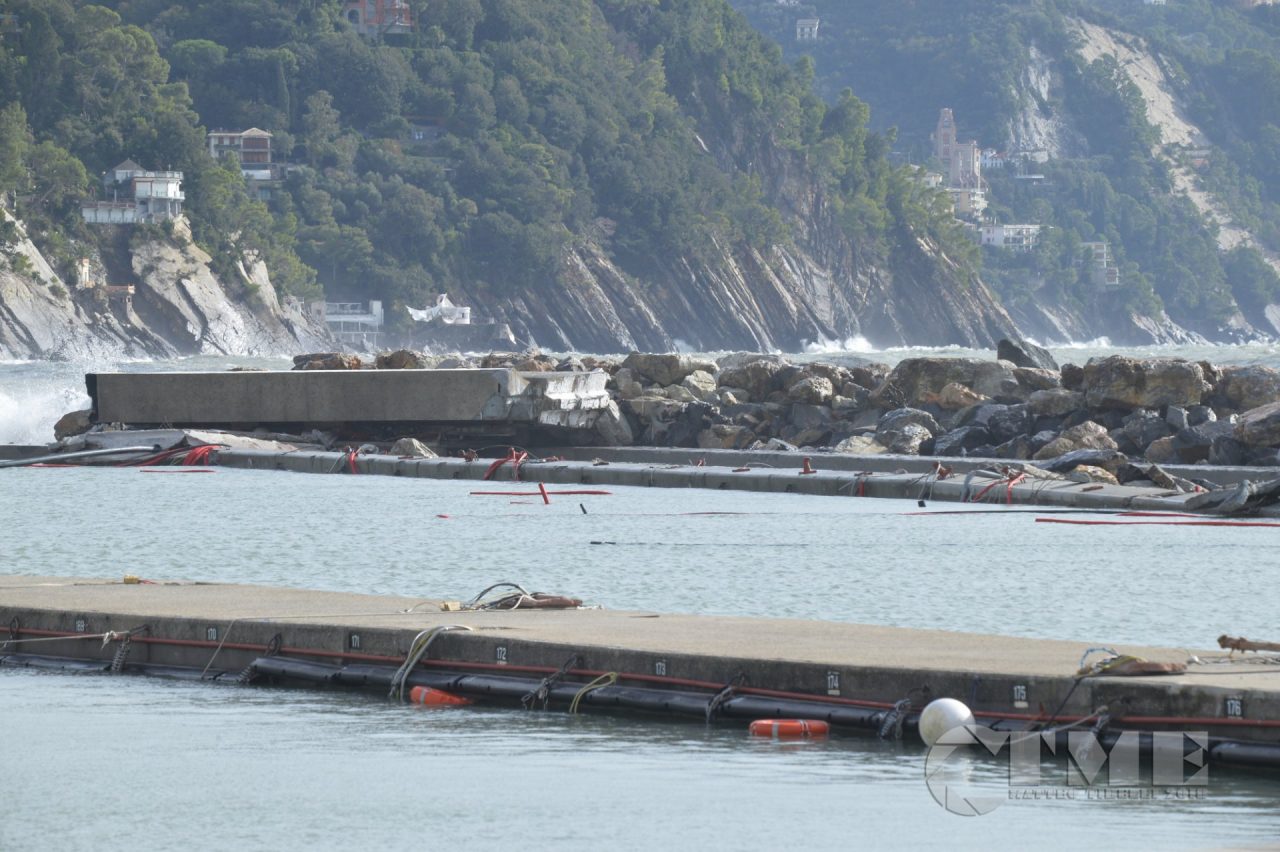 Tornano le mareggiate, fiato sospeso nel Tigullio