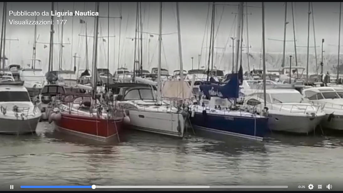 Un’onda distrugge la diga al porto di Rapallo