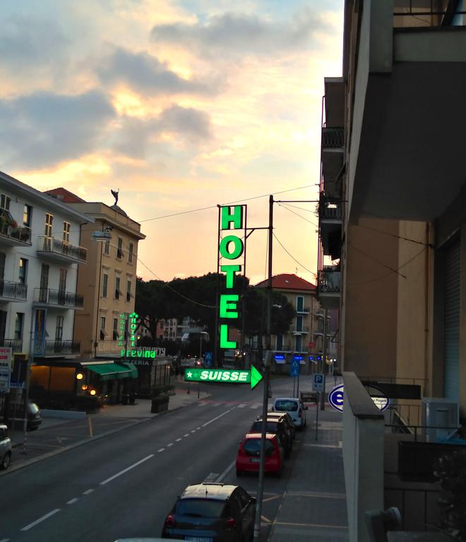 Sestri, a fuoco l’insegna dell’hotel Suisse