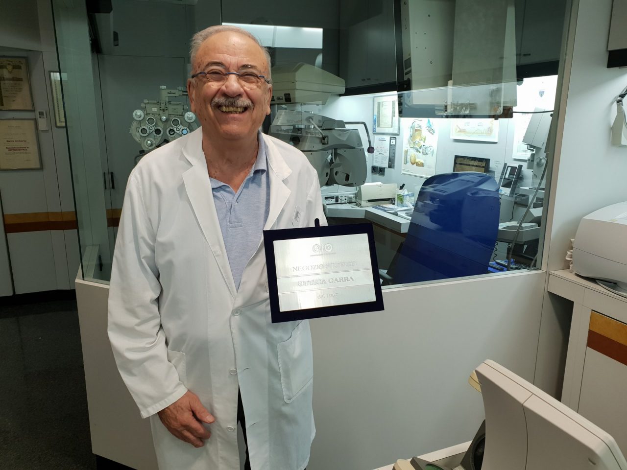 Sessant’anni di attività premiato Umberto Garra