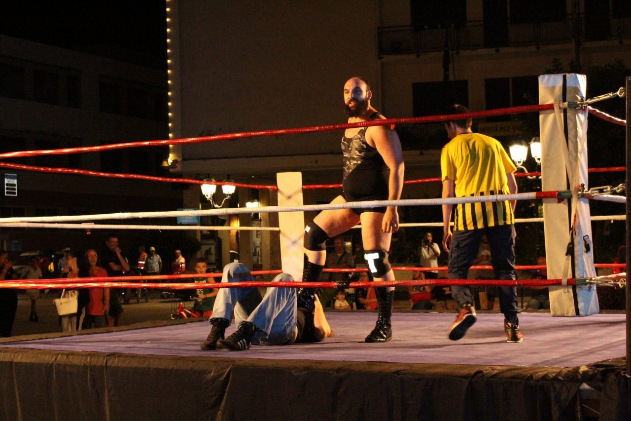 IWE Christmas Gifts, il wrestling arriva a Rapallo