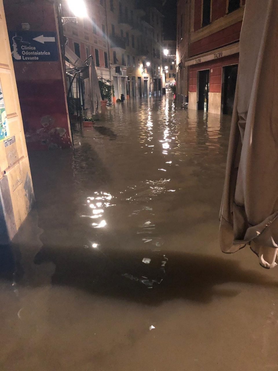 Maltempo, nella notte allagamenti ed alberi abbattuti