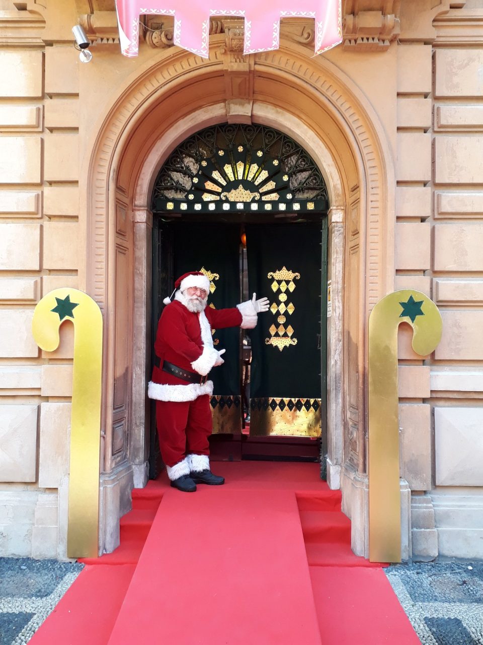 I bambini del ponte Morandi ospiti di Babbo Natale a Rapallo