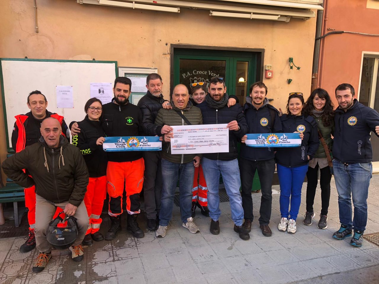 La generosità del Vespa Club: donati 600 euro alla Croce Verde di Sestri