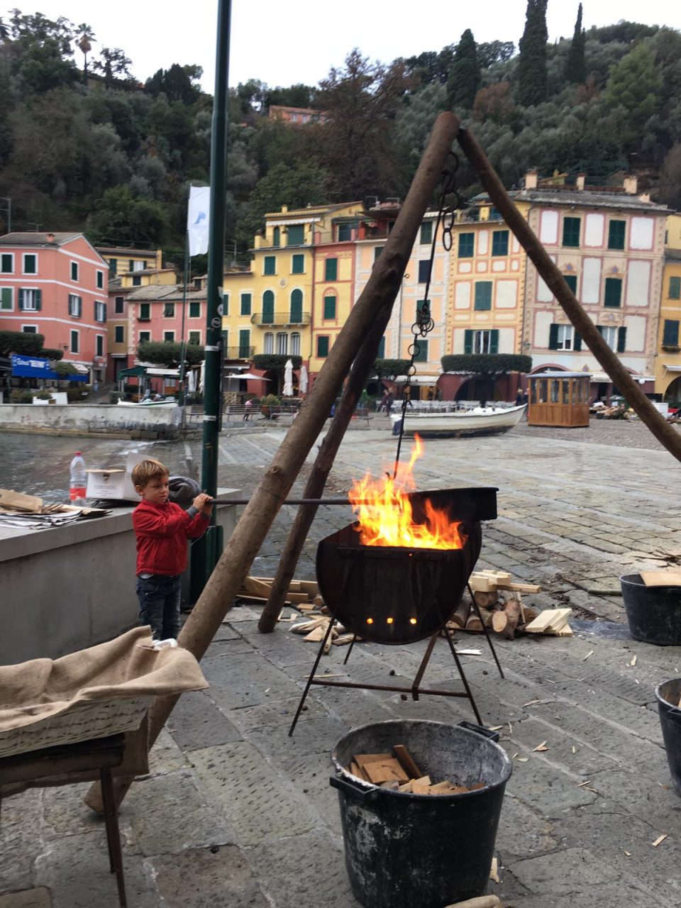 Le caldarroste del piccolo Giacomo, simbolo della rinascita di Portofino