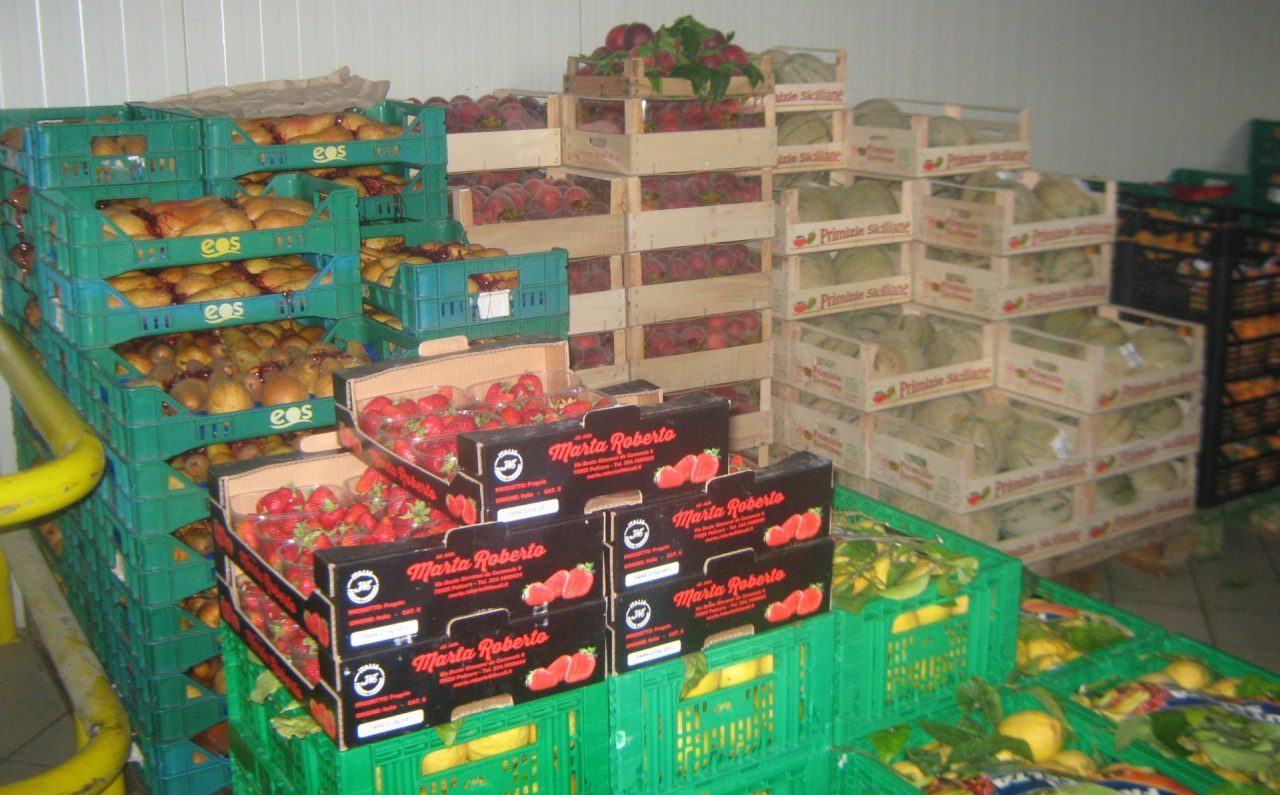 Cogorno, Frutta per la mensa dei poveri di Chiavari