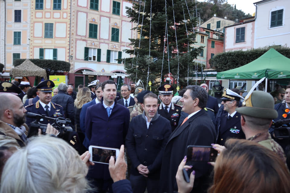 A Portofino arriva l’albero di Natale