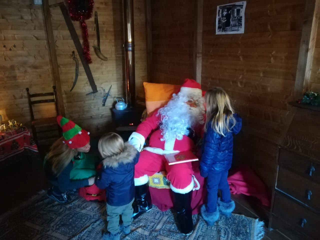 Avegno: il sole saluta Babbo Natale