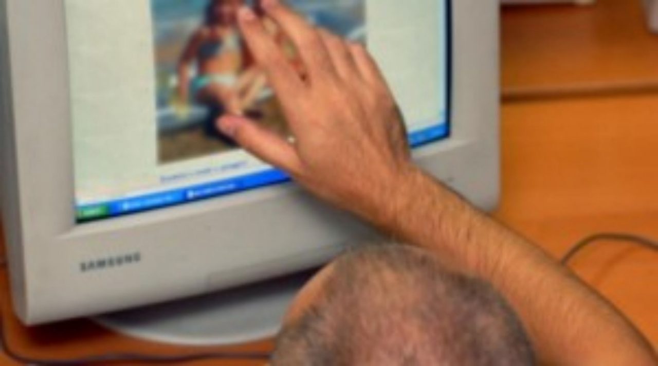 100mila file pornografici raffiguranti bambini: arrestato a Rapallo
