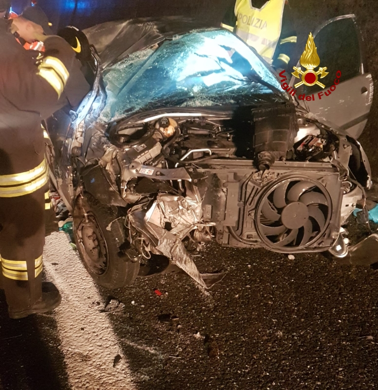Spaventoso incidente nella notte in A12