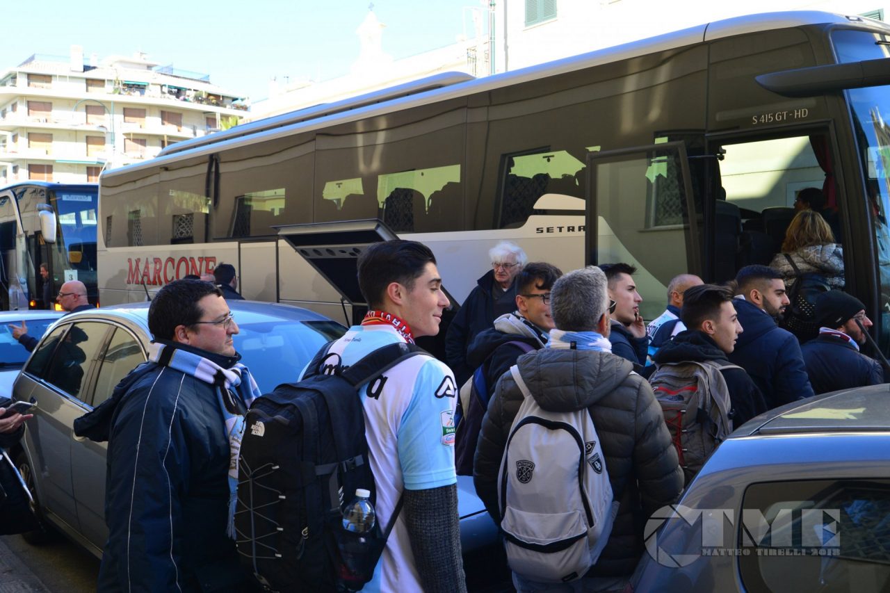 Centinaia di tifosi dell’Entella in partenza per Roma