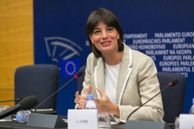 Tangenti, arrestata l’ex parlamentare di Forza Italia Lara Comi