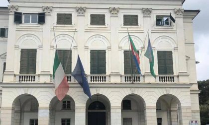 Bandiere a mezz'asta a Palazzo Bianco per il Giorno del Ricordo