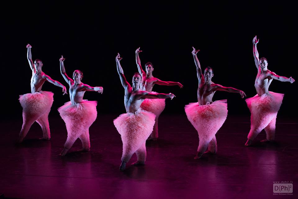 Rubano i costumi di scena alla compagnia, spettacolo annullato a Camogli