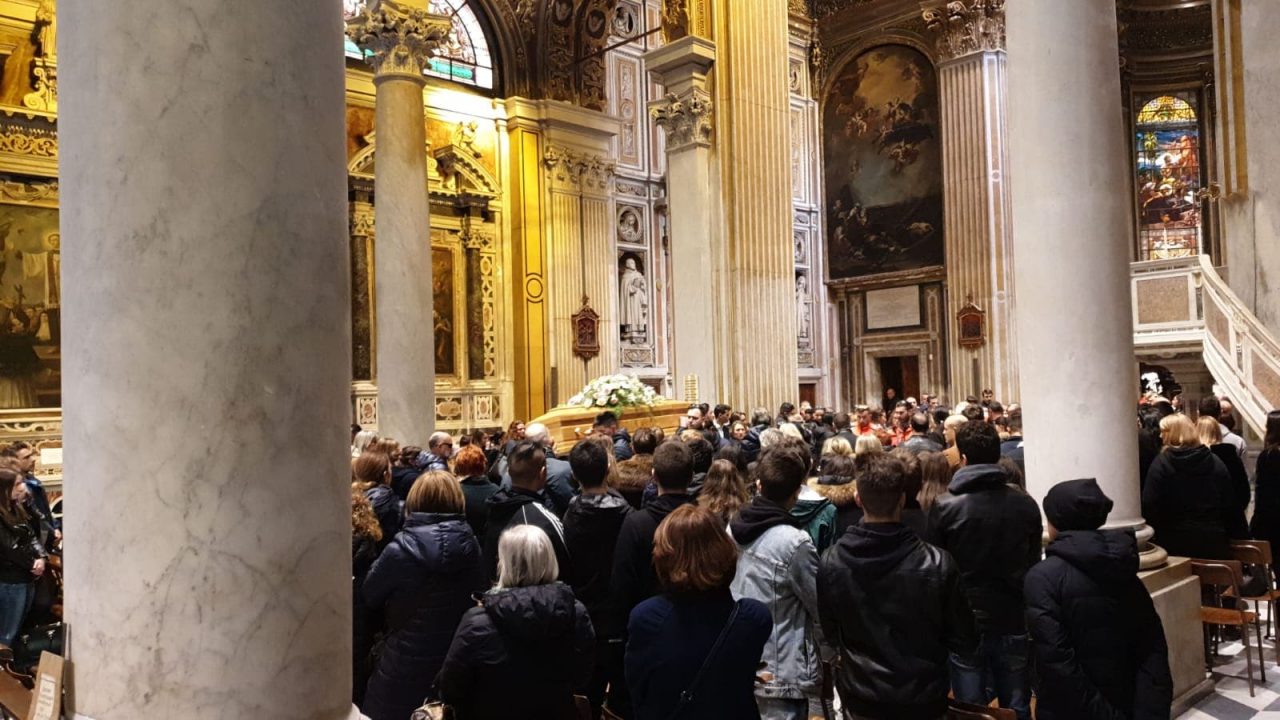 “Mihaela riposi in un luogo luminoso”