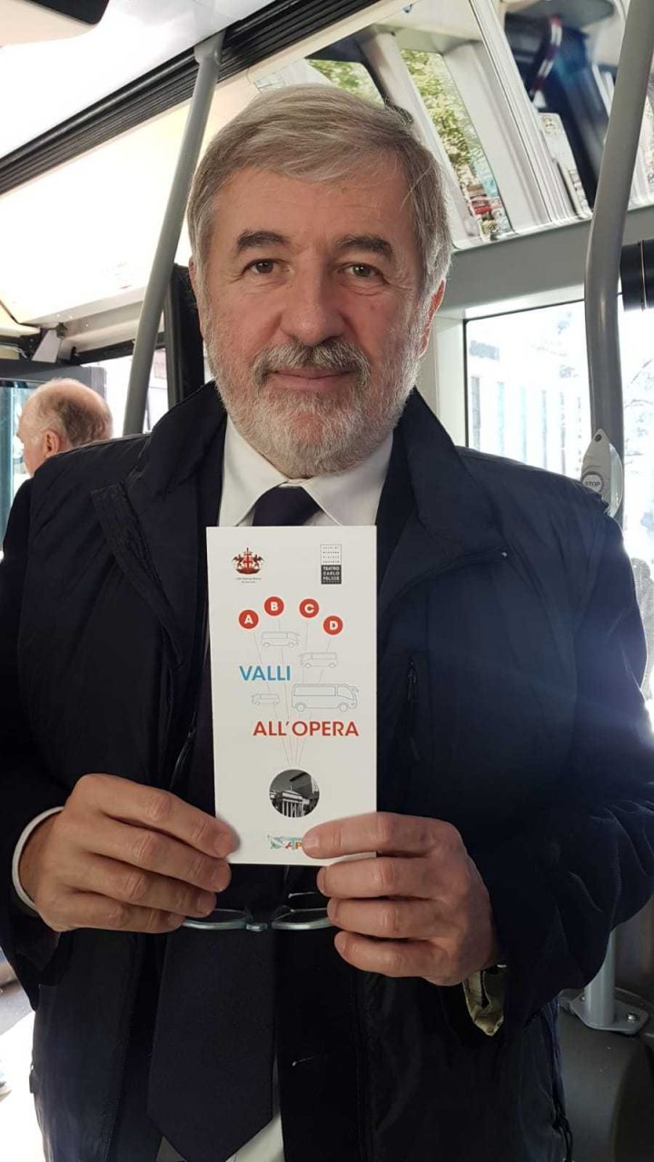 Il sindaco Marco Bucci presenterà i bus del Levante