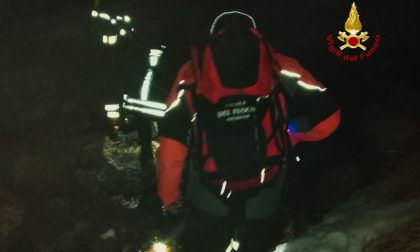 Ciclisti bloccati nella neve sul monte Aiona, soccorso in notturna dei Vigili del Fuoco