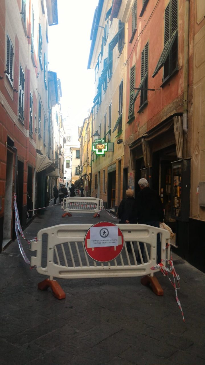 Lavagna, caruggio chiuso ai pedoni