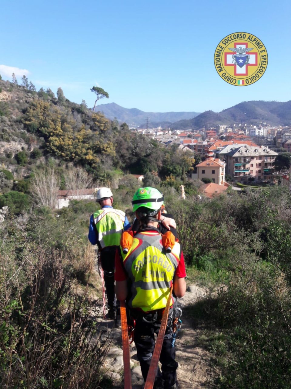 Caviglia fratturata, escursionista soccorsa a Sant’Anna