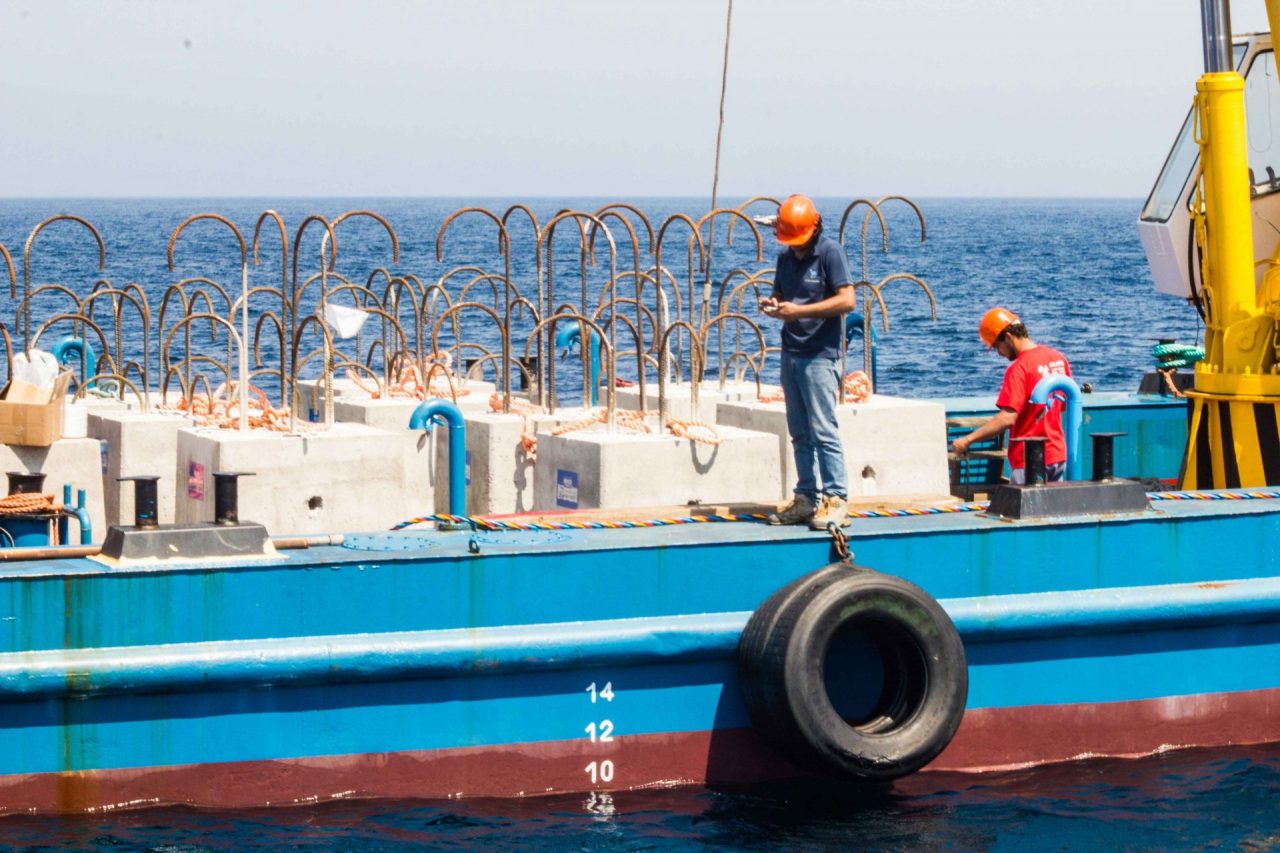 Le macerie del porto di Rapallo? «Affondarle nel golfo come deterrente alla pesca a strascico»