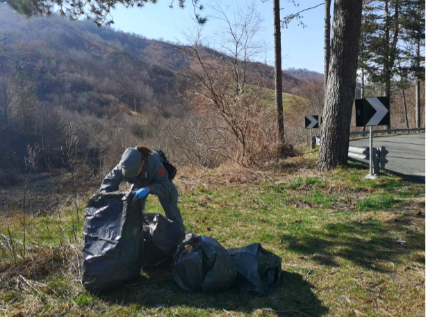 Rifiuti abbandonati in val d’Aveto, individuato l’autore