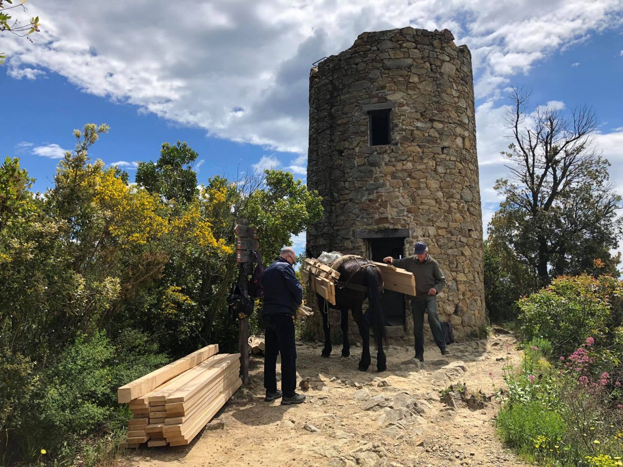 Punta Baffe, iniziati i lavori di ripristino delle aree di sosta
