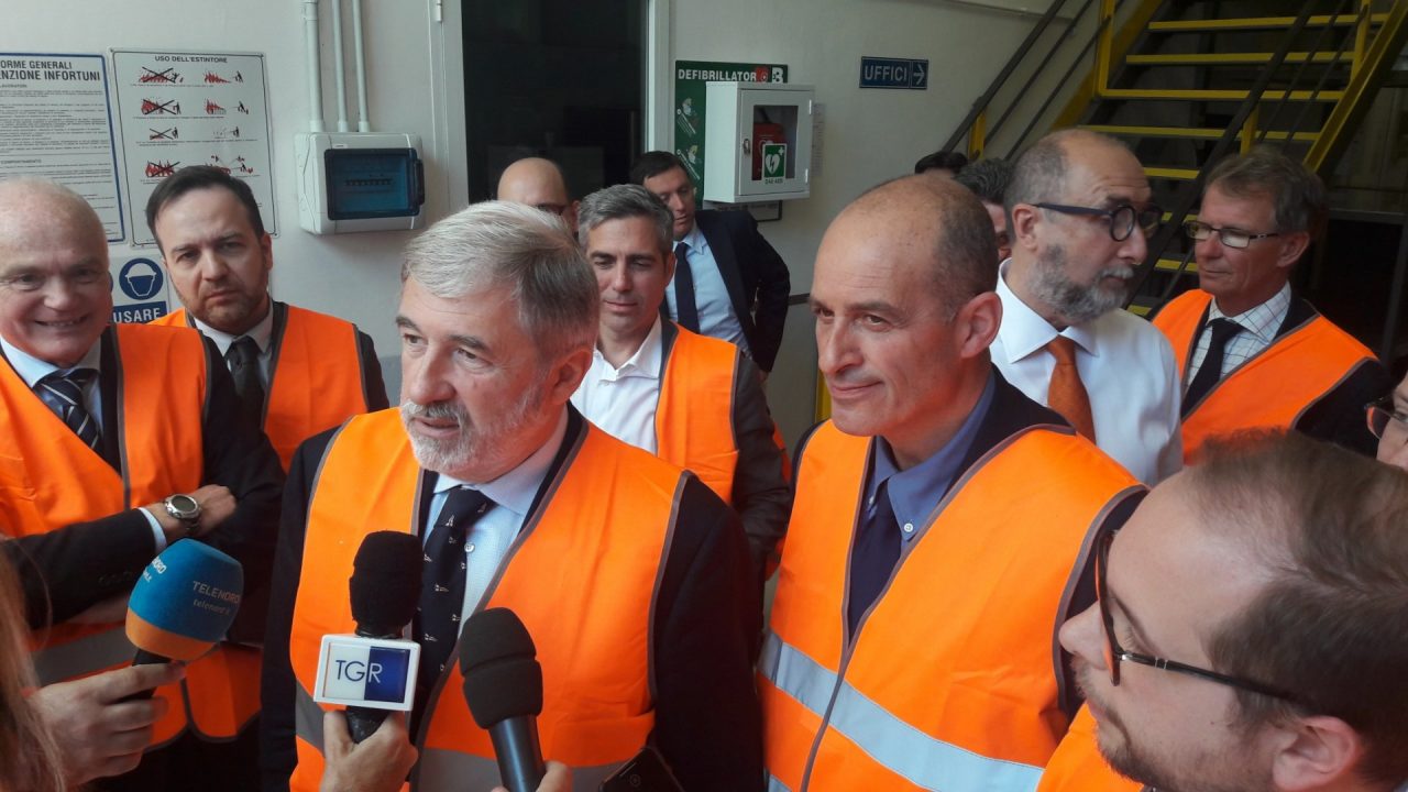 Bucci in visita alla sede di Altra SpA: bus elettrici a Levante