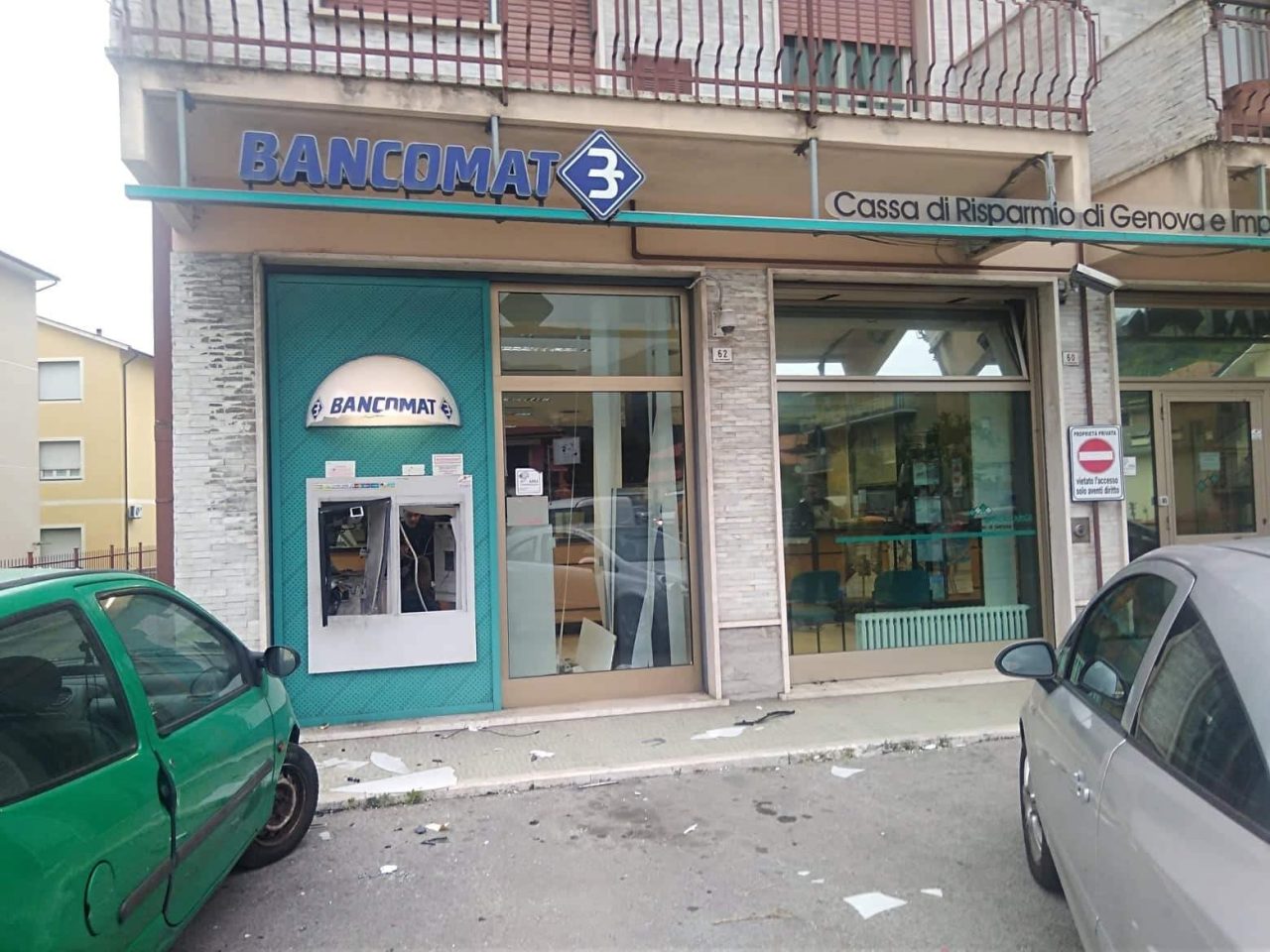 Esplosione nella notte a Carasco, assalto al bancomat
