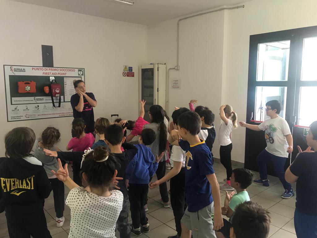 Giornata dello sport, la primaria di Carasco festeggia coi bambini