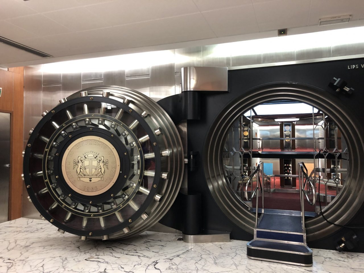 Volete entrare nel mitico caveau di Banca Carige? Visite gratuite il 4 e 5 maggio