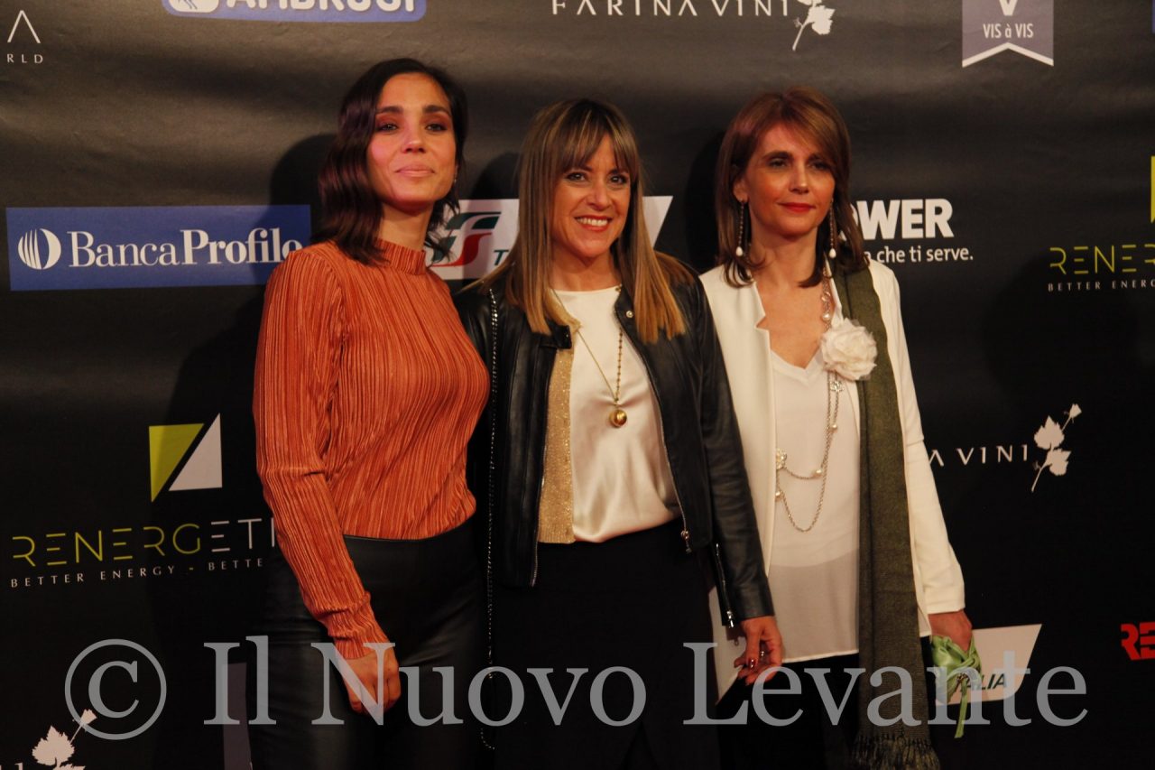 Sfilata di vip al Riviera International Film Festival 2019: le foto del red carpet