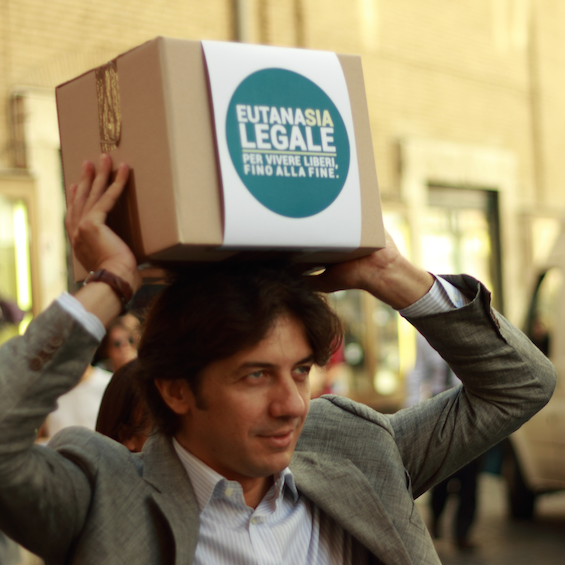 Eutanasia, 93% di italiani favorevoli: anche a Genova e in Liguria la campagna di sensibilizzazione