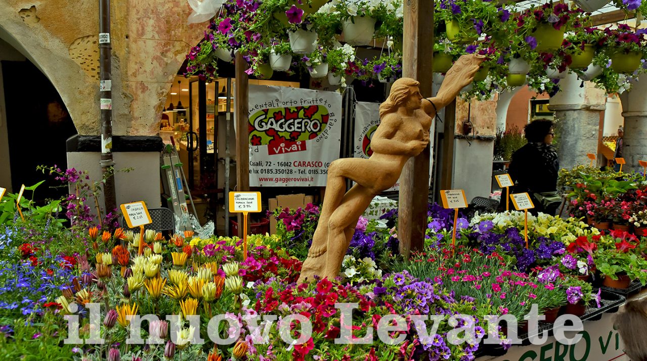 Chiavari in Fiore non cede al maltempo