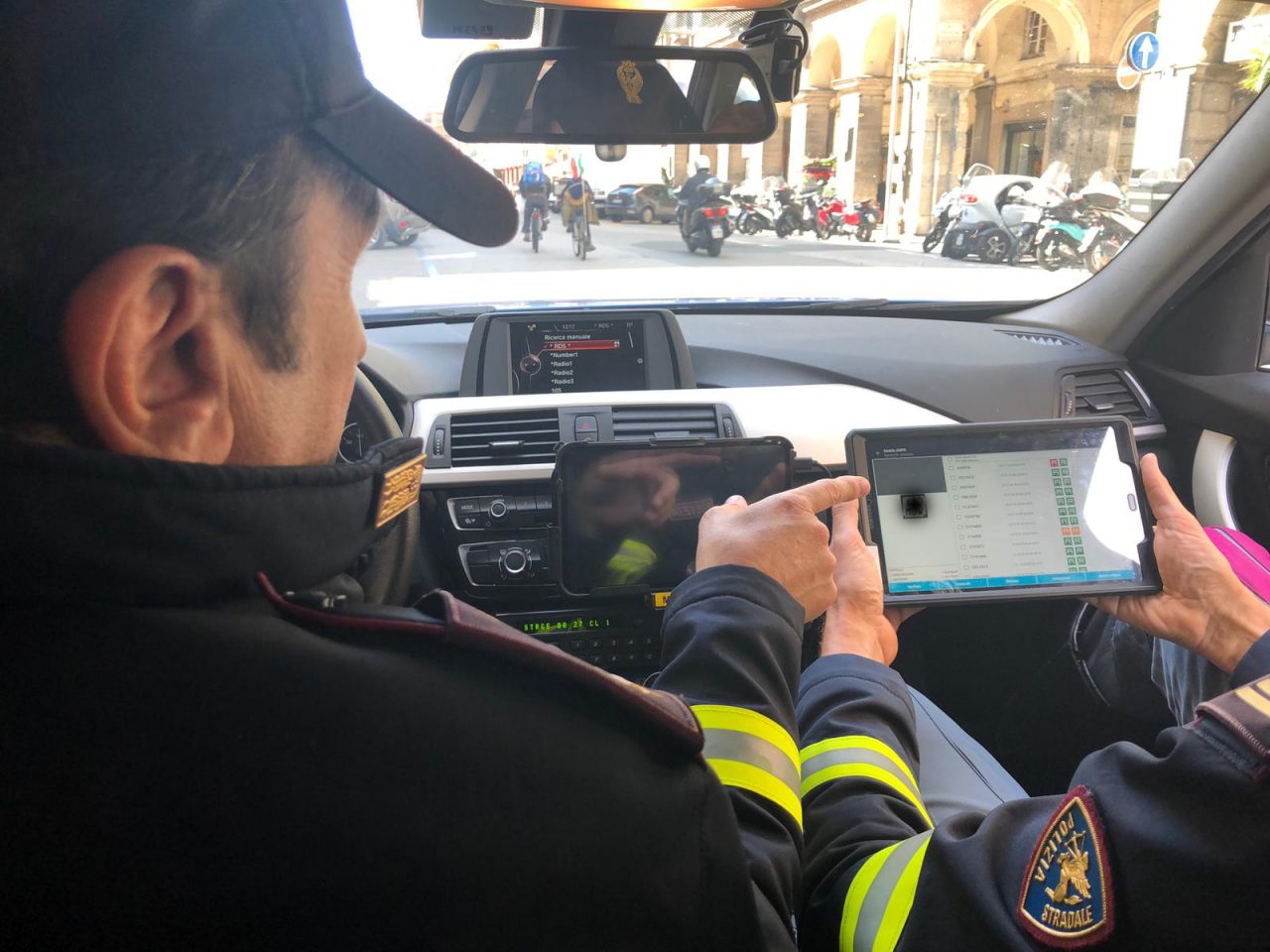 Auto senza assicurazione o revisione in regola, scende in campo lo street control