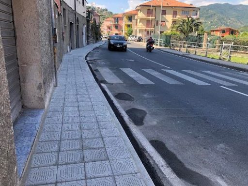 Chiavari, nuovi marciapiedi in via Parma