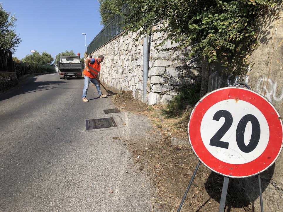 Chiavari, pulizia canali e sfalcio nelle frazioni