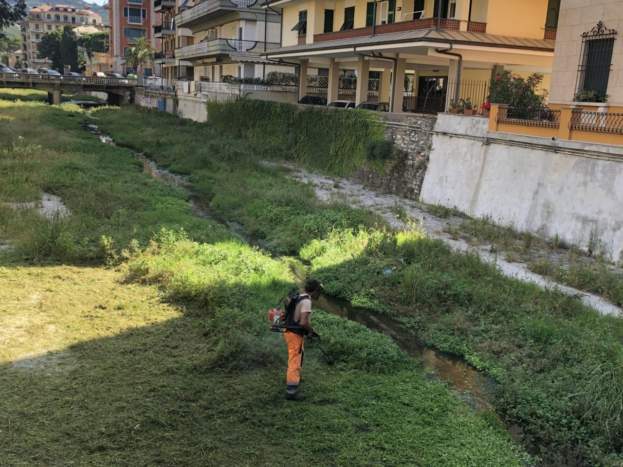 Chiavari, iniziata la pulizia del Rupinaro