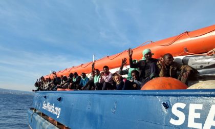Presidio a Chiavari per mostrare solidarietà ai profughi della nave Seawatch 3 ferma in mare da giorni