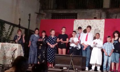 L’I.C. di Lavagna ieri in scena sotto la Torre del Borgo