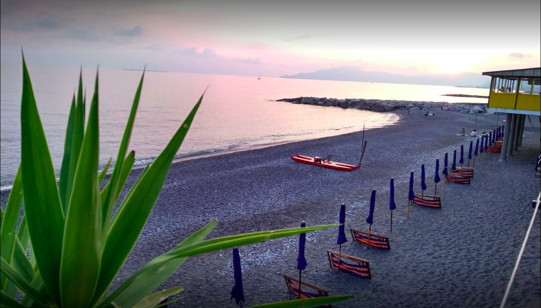 Lavagna, ai Bagni Marinella mostra e concerto