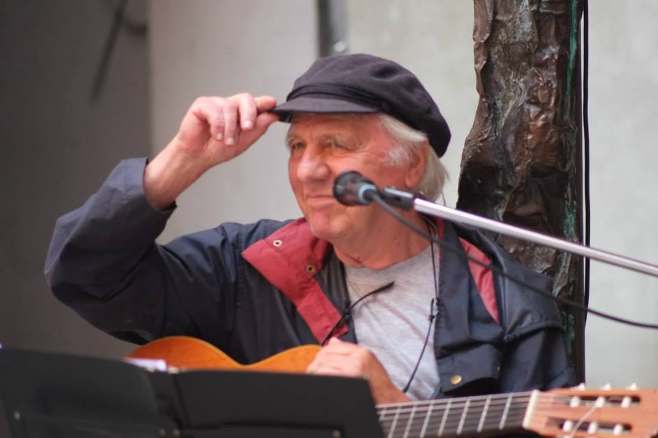 Camogli, domenica con le canzoni di Buby Senarega